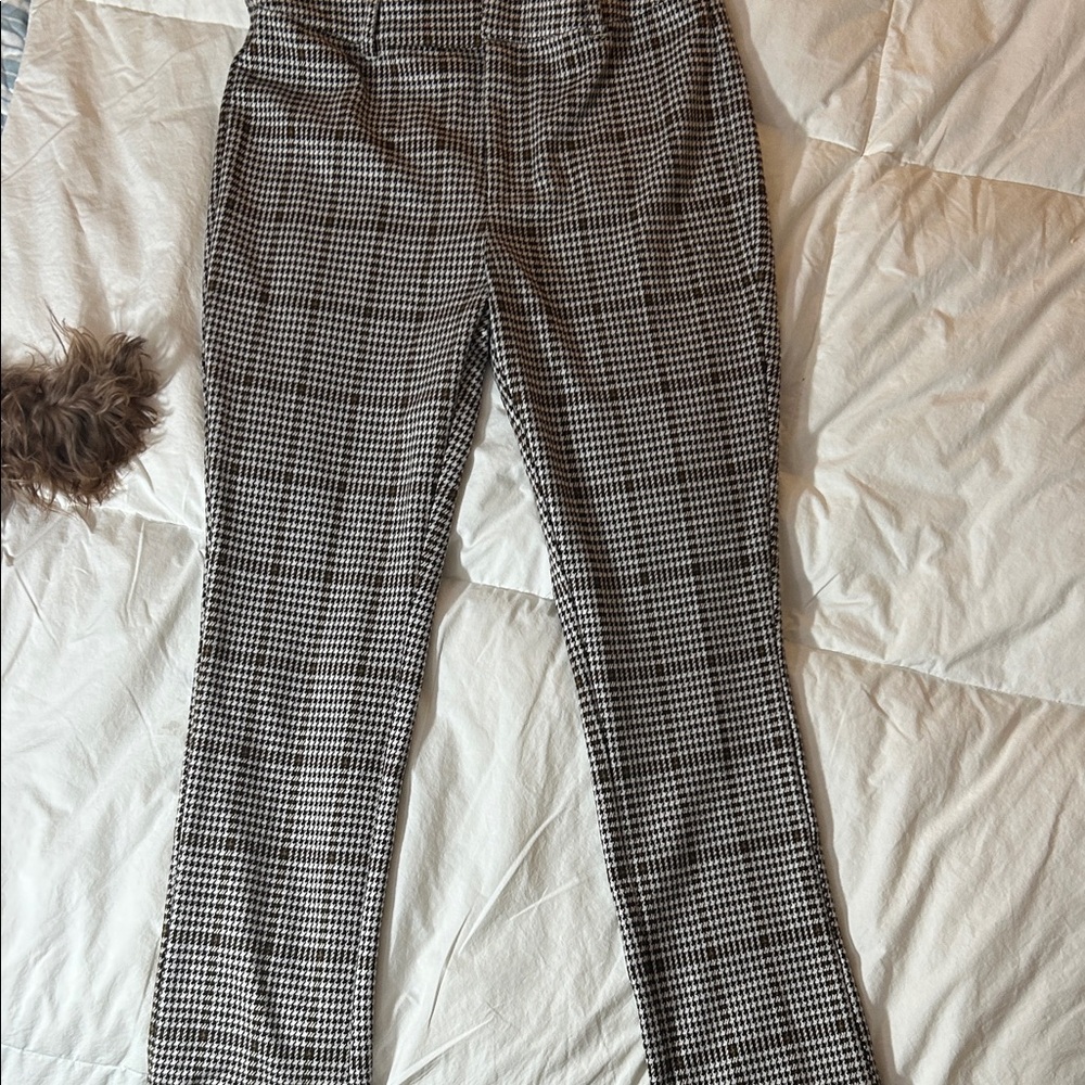 Free People Black and White Houndstooth Trousers. Retail $98